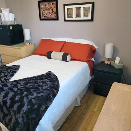 The Dewberry Homestay B&B Edmonton Buitenkant foto