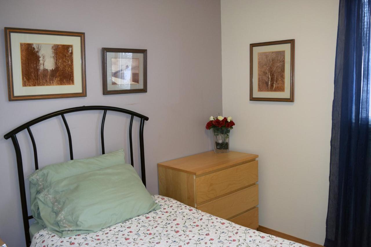 The Dewberry Homestay B&B Edmonton Buitenkant foto