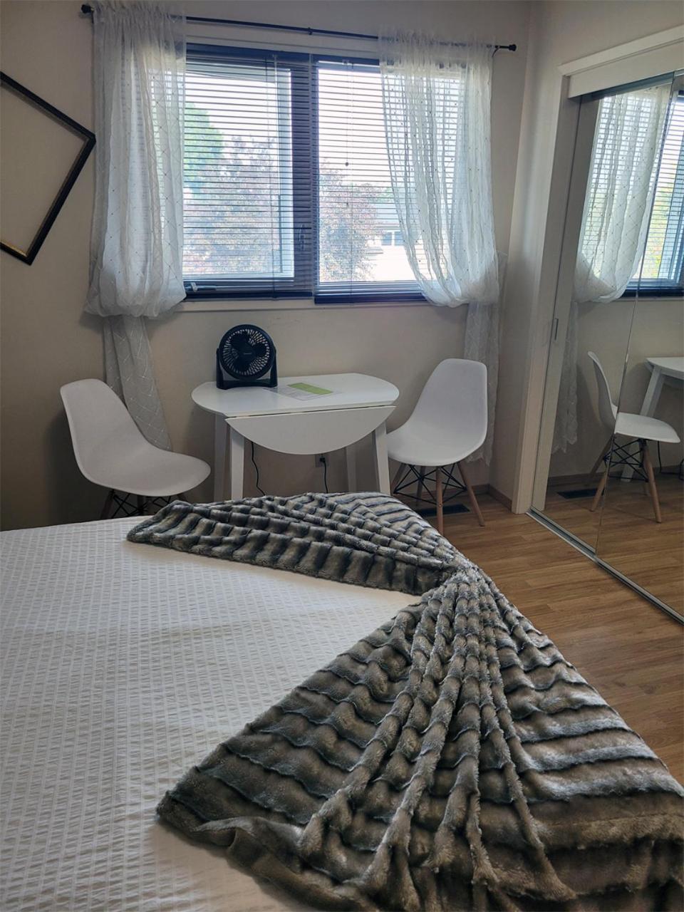The Dewberry Homestay B&B Edmonton Buitenkant foto
